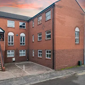 https://pass-the-keys-2br-luxury-apartment-with-jacuzzi-bath.belfasthotelsireland.com
